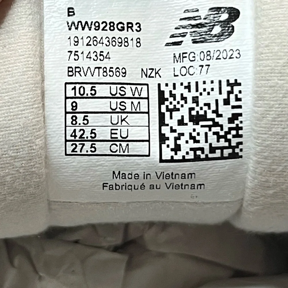 New Balance size 10